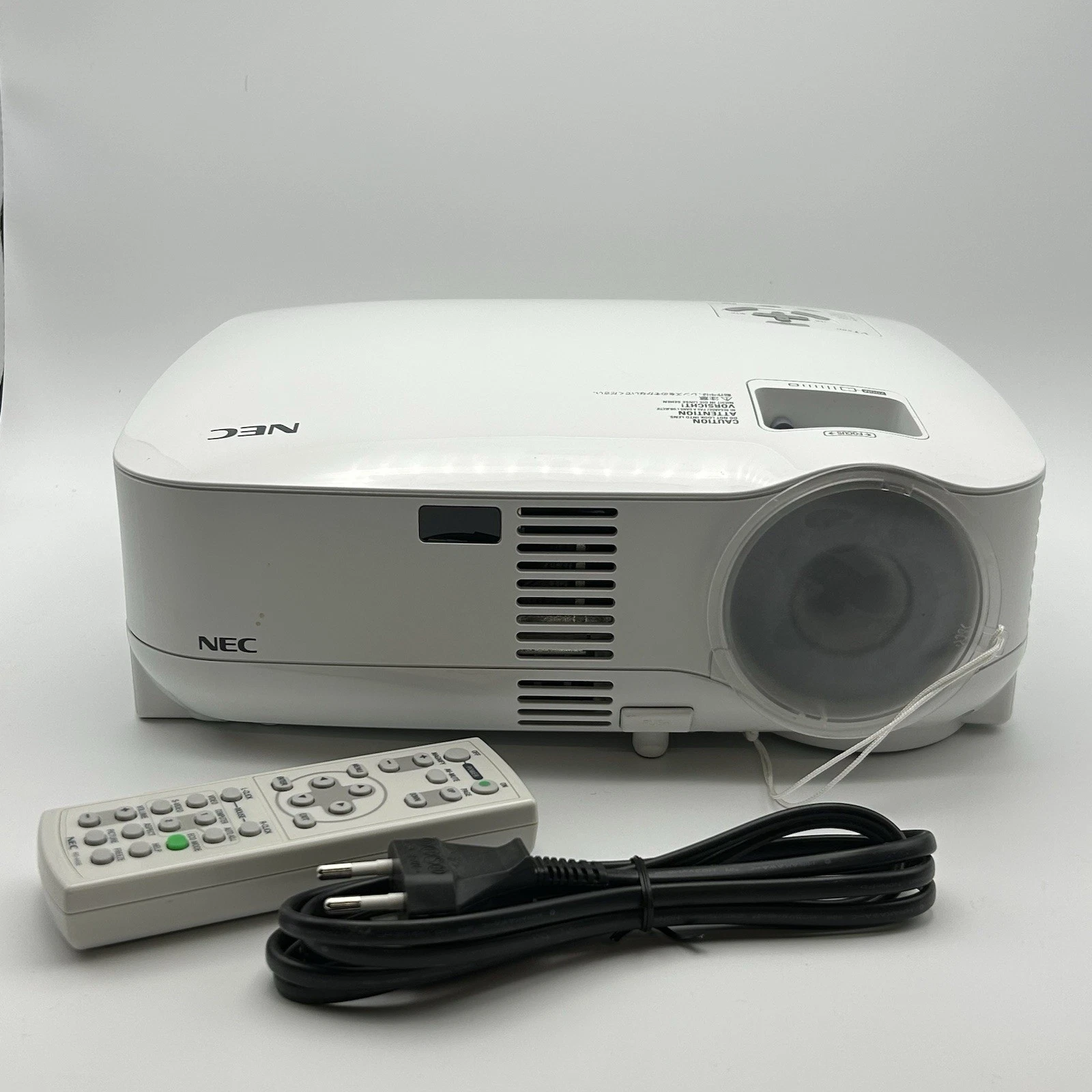 NEC VT590 Projector Beam 3LCD XGA